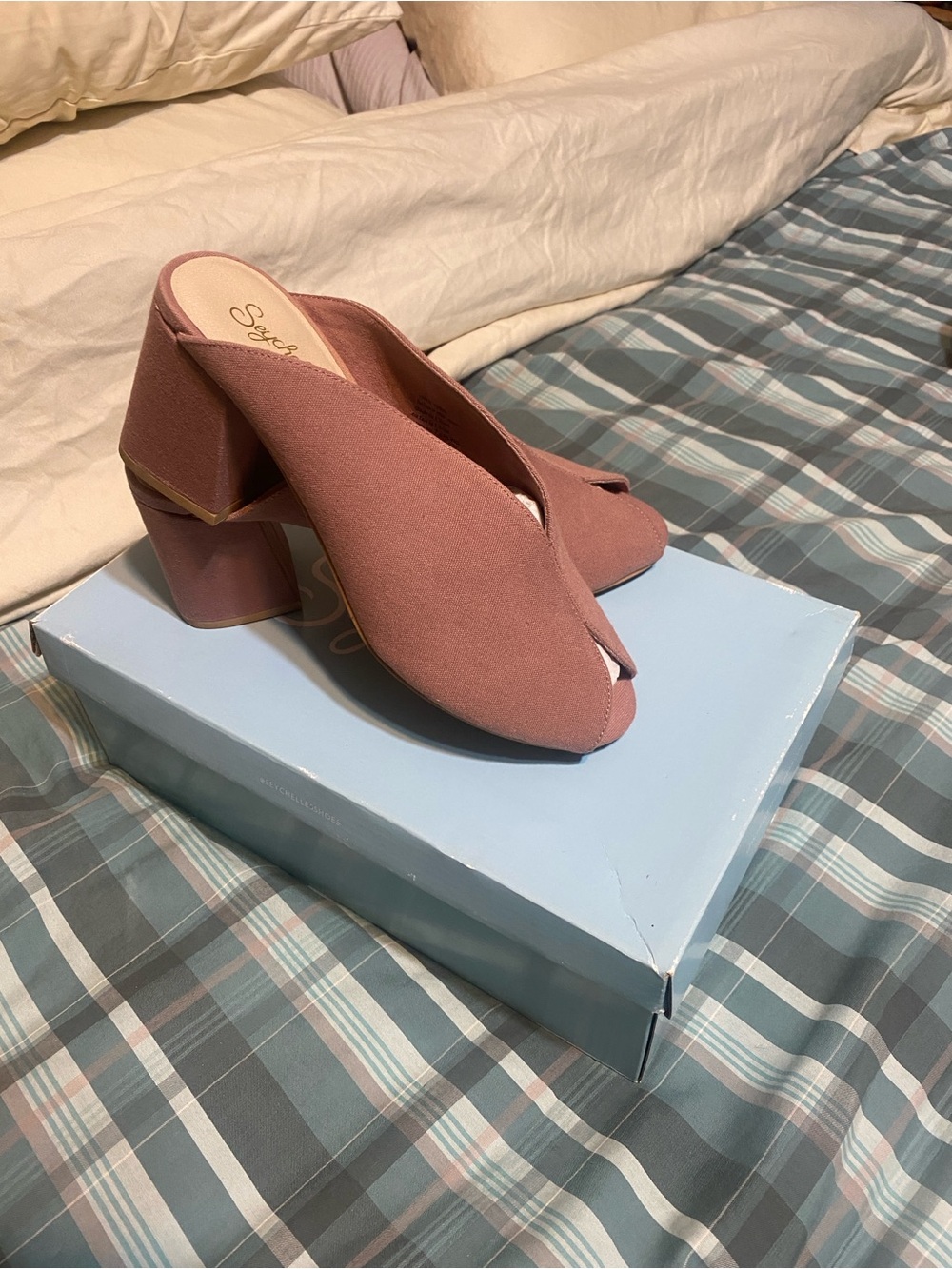 Seychelles Dusty Rose Peep-Toe Block Heel Mules